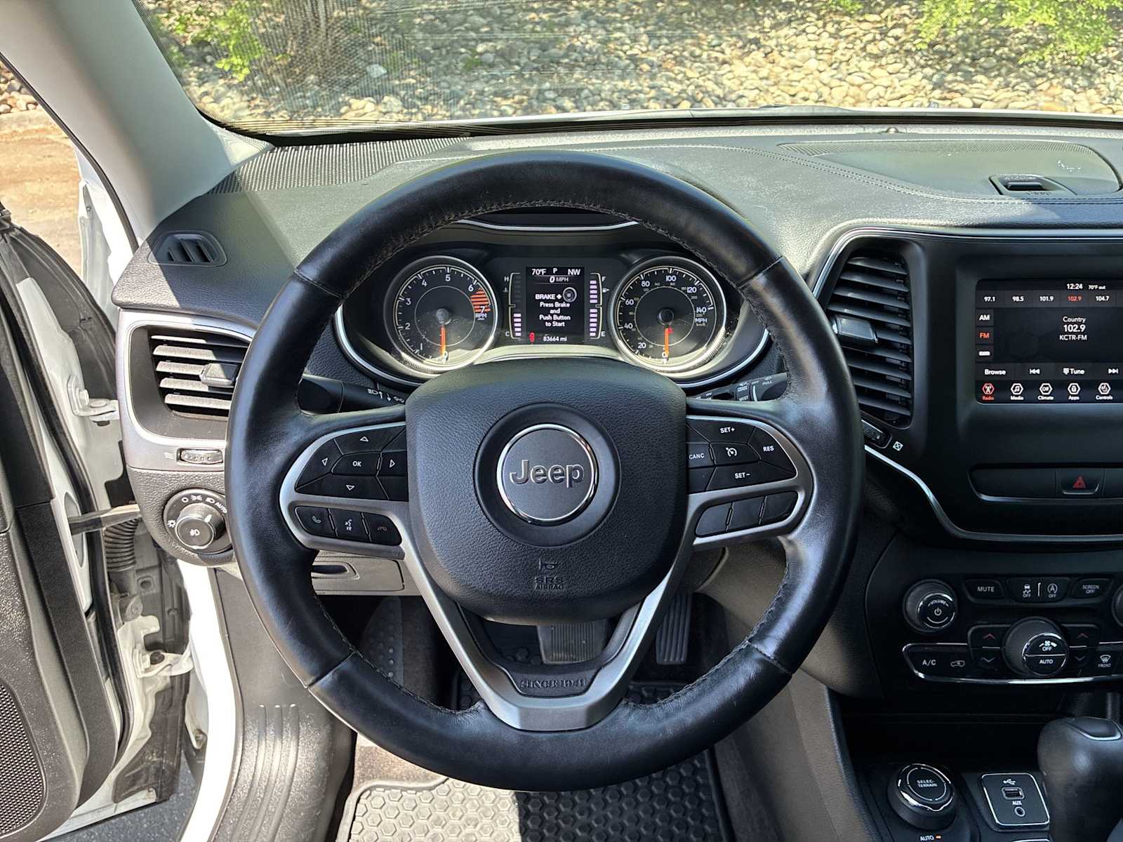 Thumbnail: 2019 Jeep Cherokee - 10
