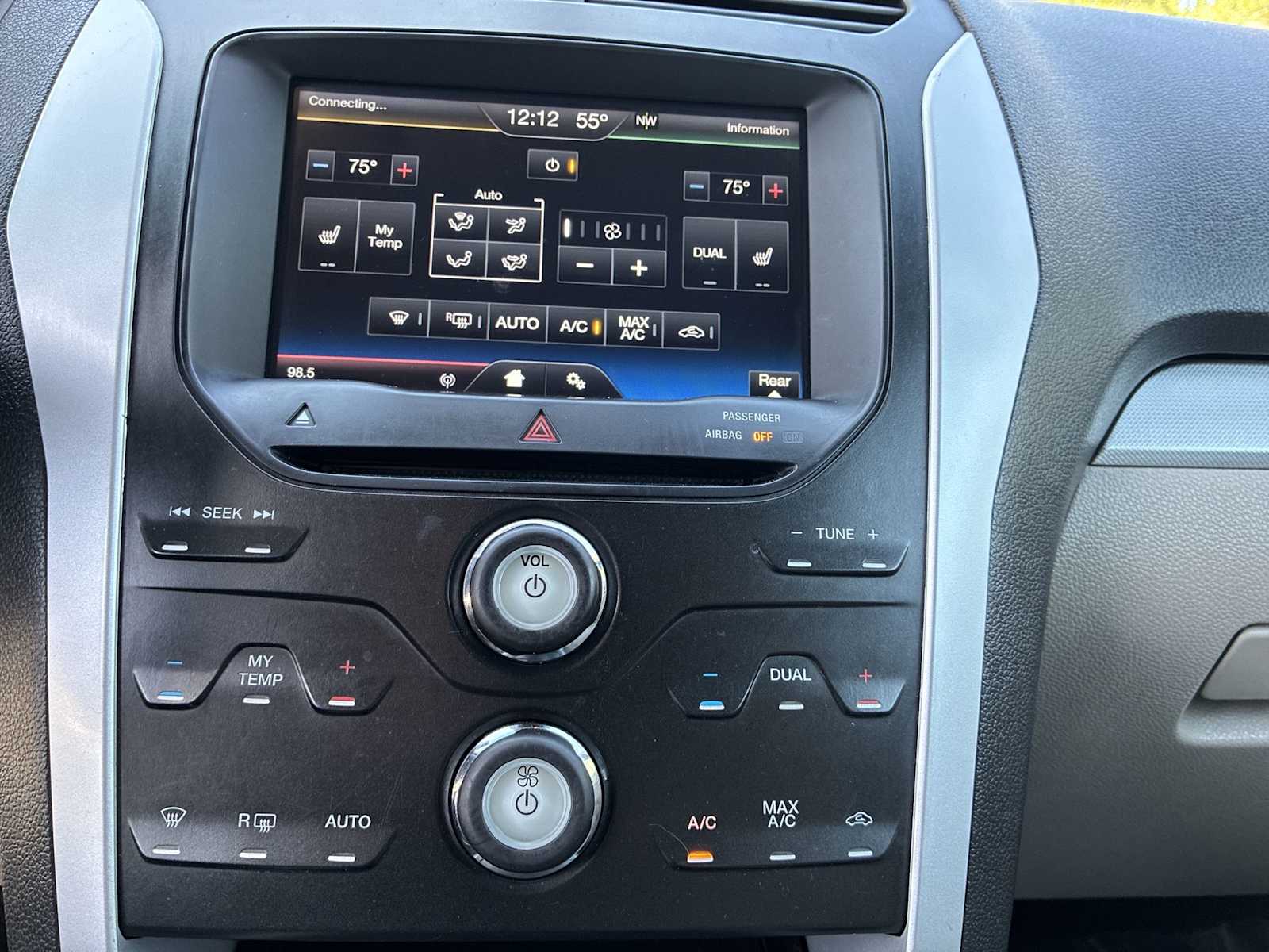 Thumbnail: 2011 Ford Explorer - 16