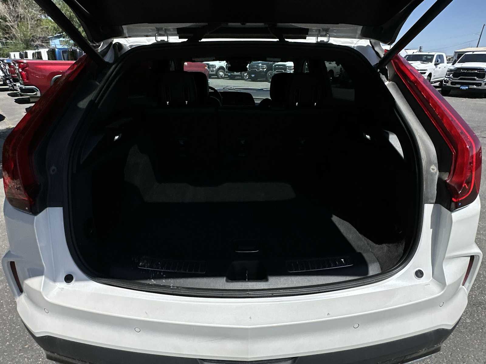 Thumbnail: 2024 Cadillac XT4 - 19
