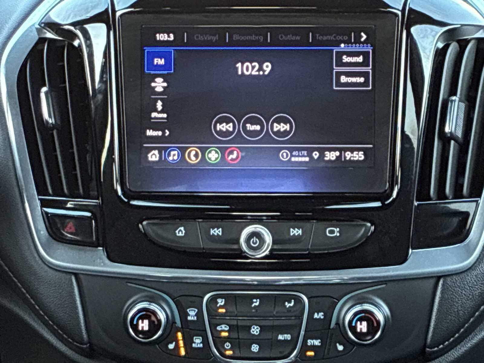 Thumbnail: 2022 Chevrolet Traverse - 12