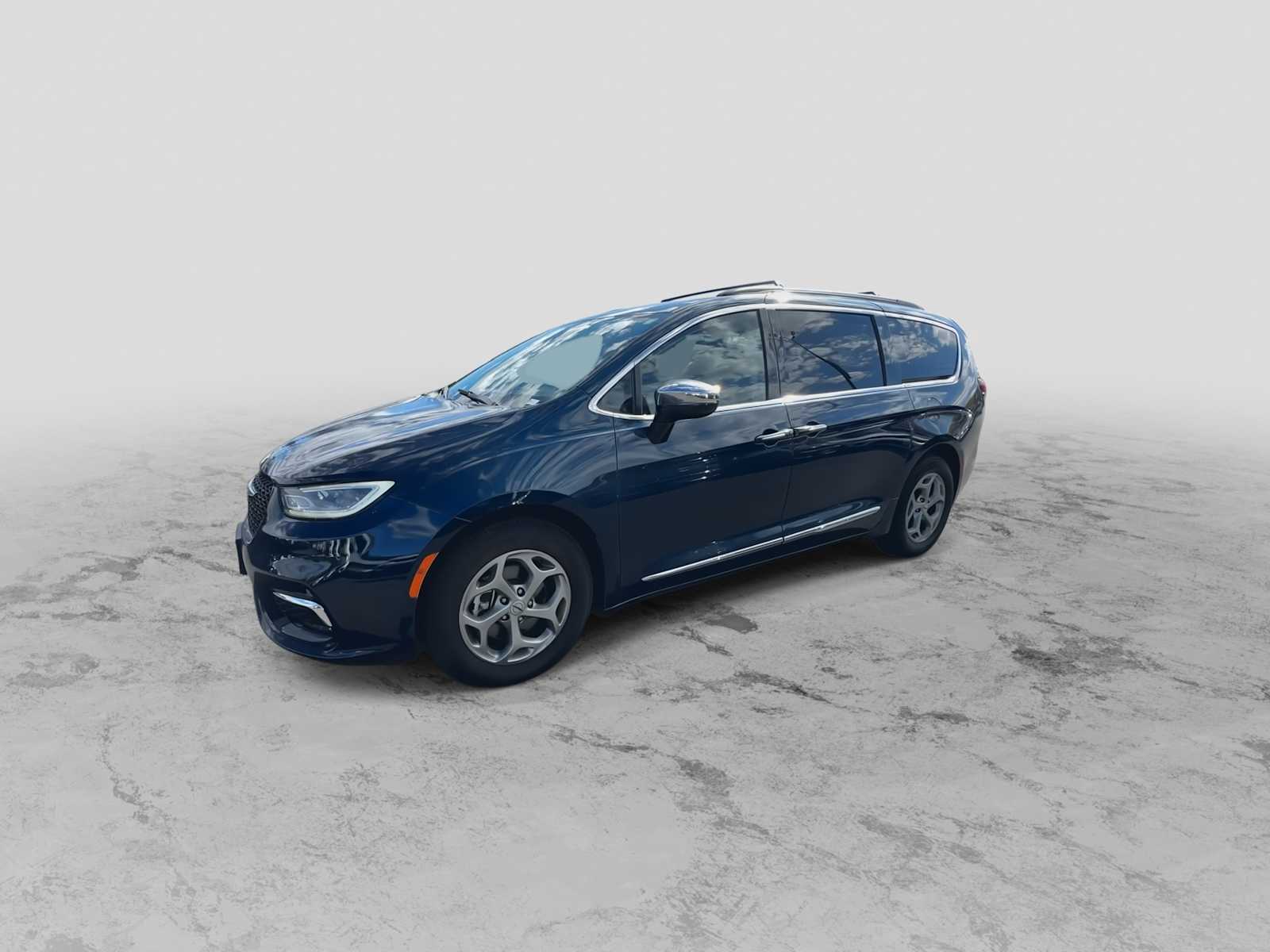 2023 Chrysler Pacifica Limited photo 4