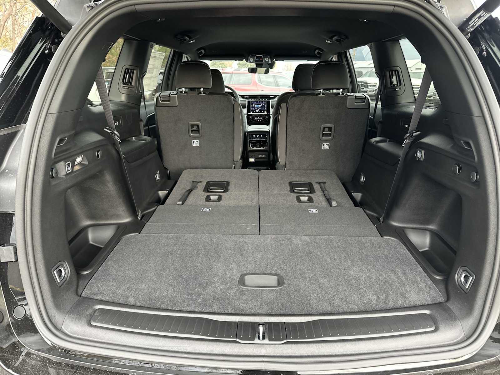 Thumbnail: 2025 Jeep Grand Cherokee - 18