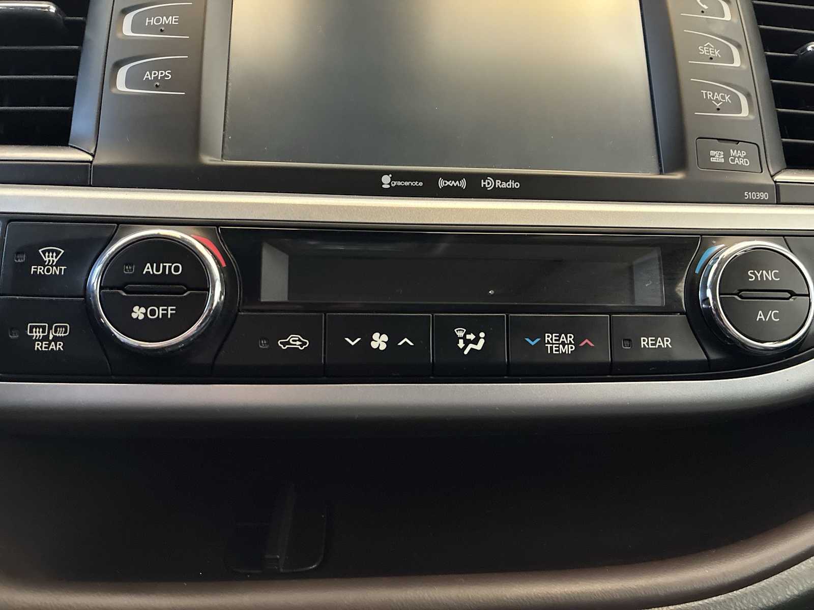 Thumbnail: 2019 Toyota Highlander - 17