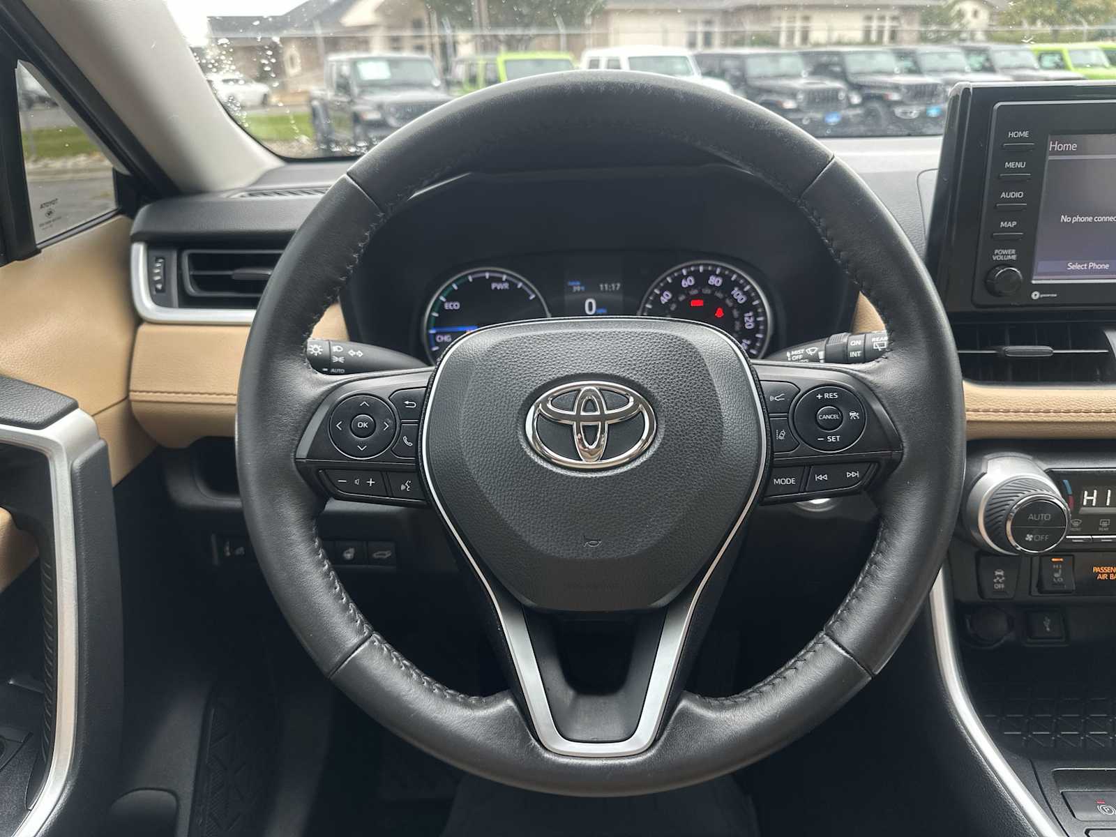 Thumbnail: 2022 Toyota RAV4 - 11