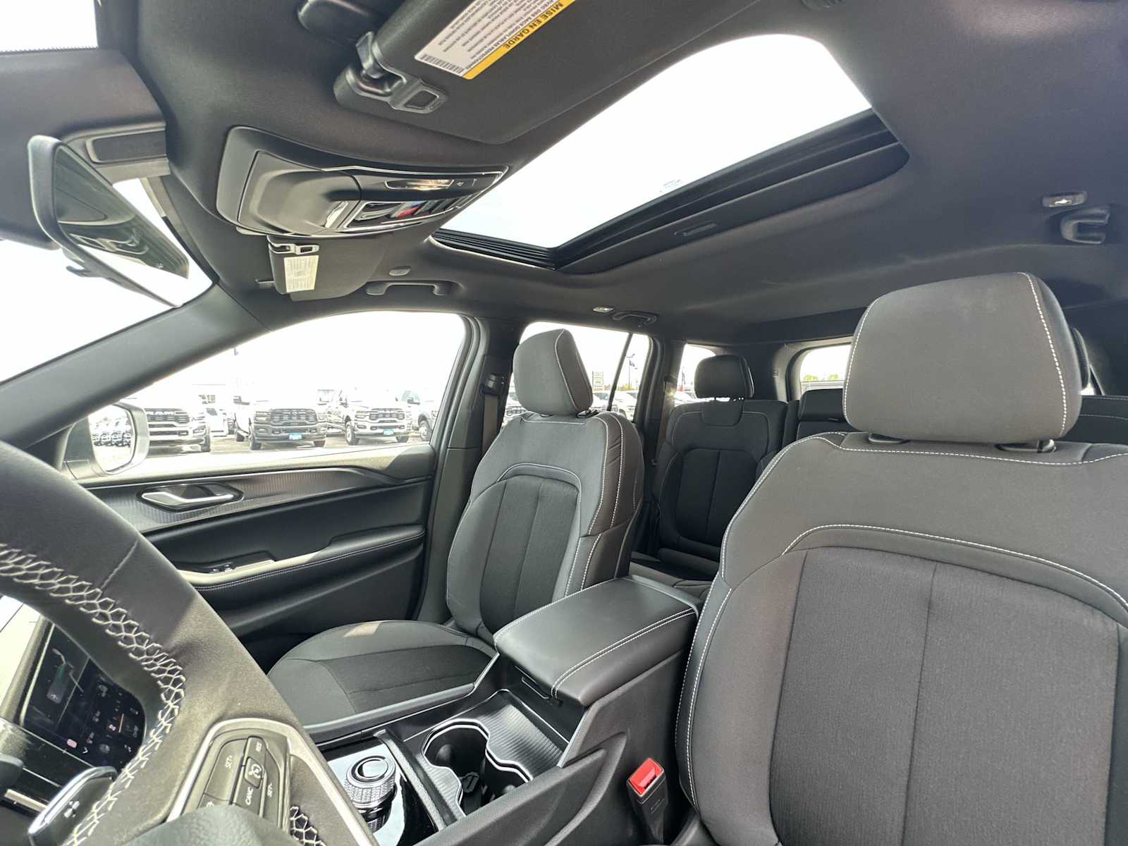 Thumbnail: 2025 Jeep Grand Cherokee - 16