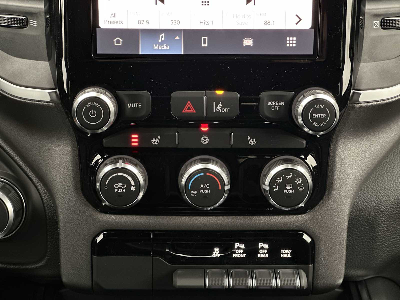 Thumbnail: 2026 RAM 1500 - 16