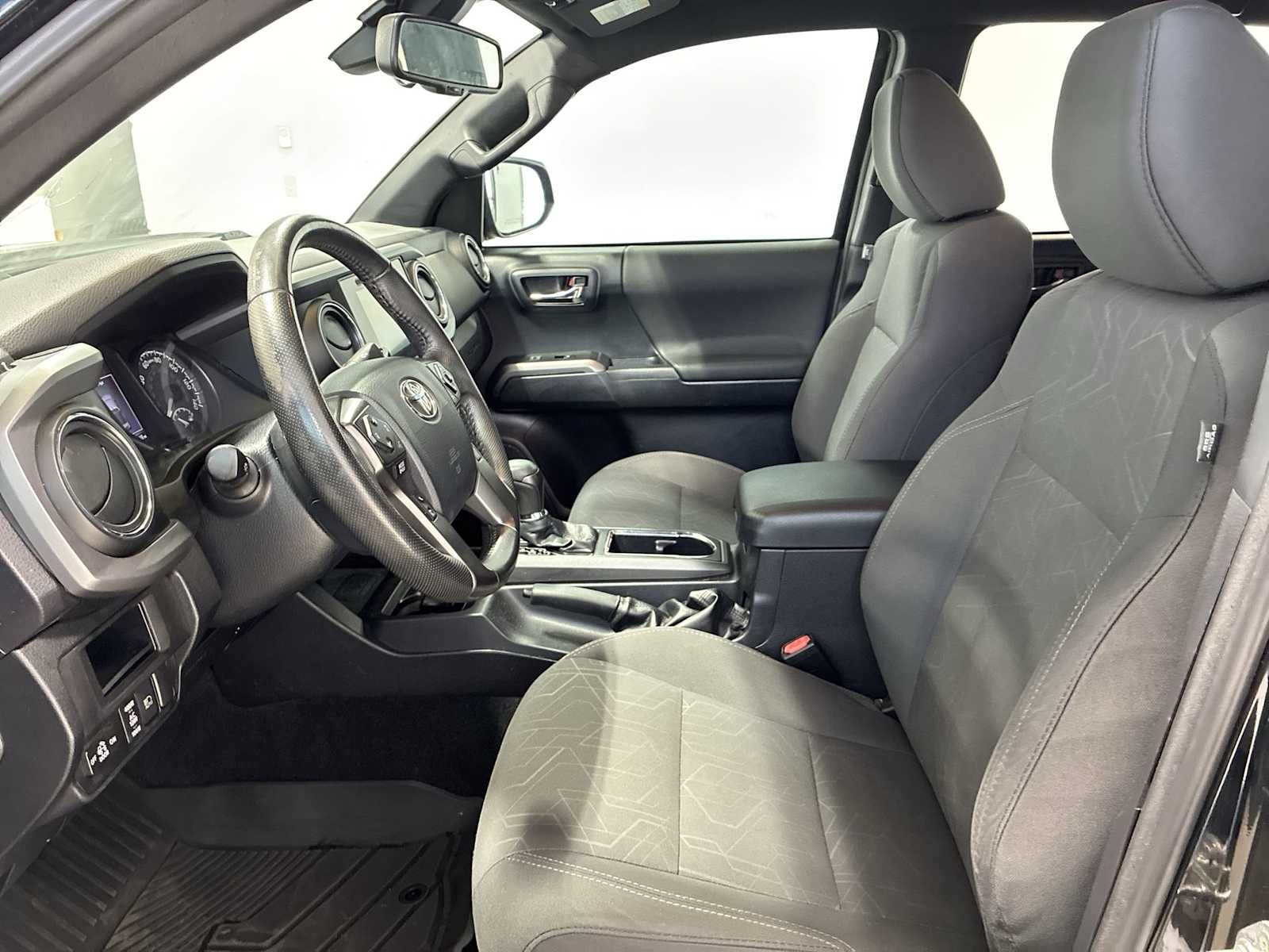 Thumbnail: 2019 Toyota Tacoma - 13