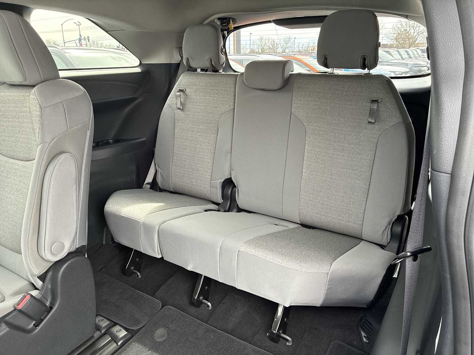 Thumbnail: 2025 Toyota Sienna - 25