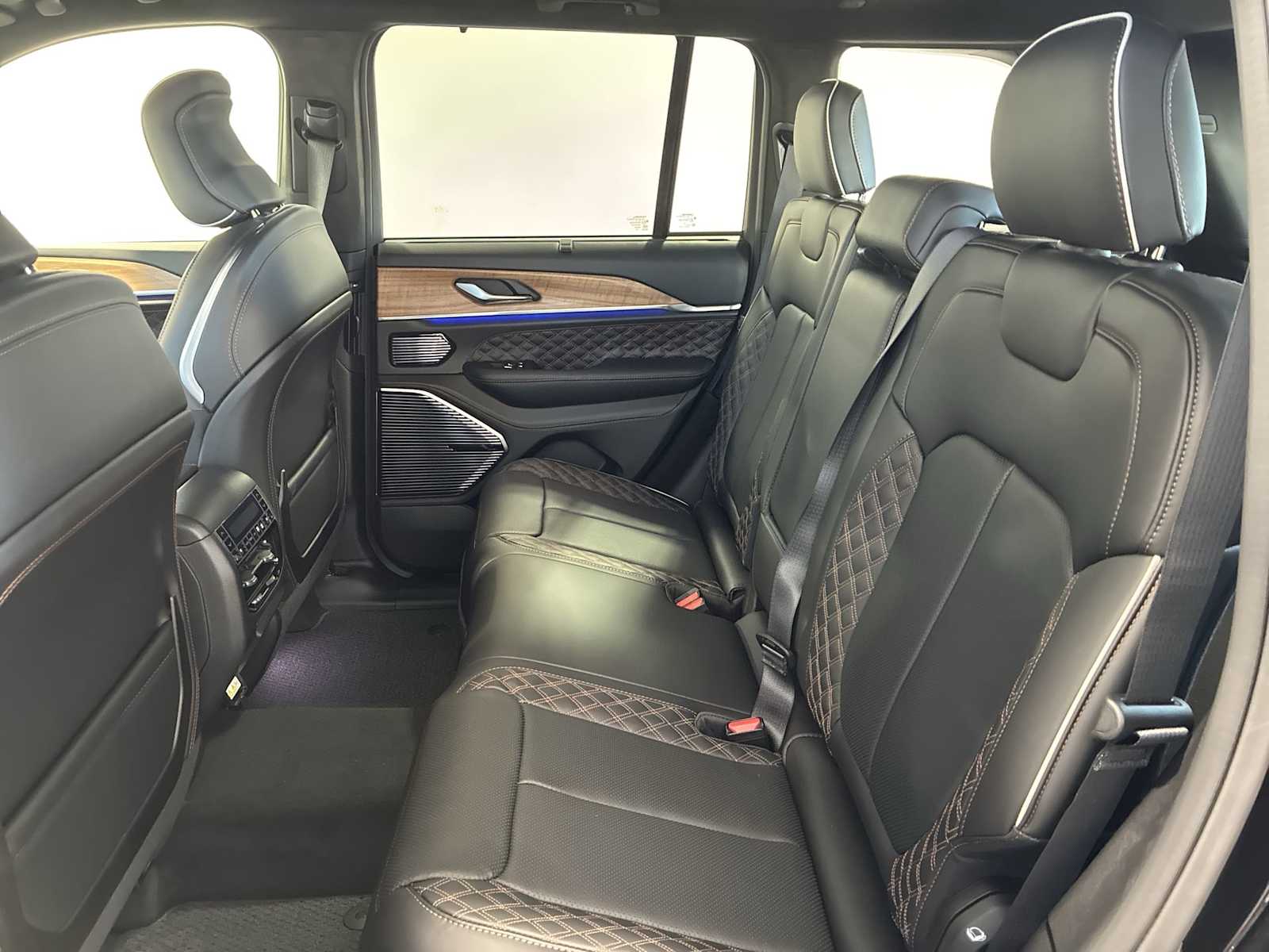 Thumbnail: 2026 Jeep Grand Cherokee - 25