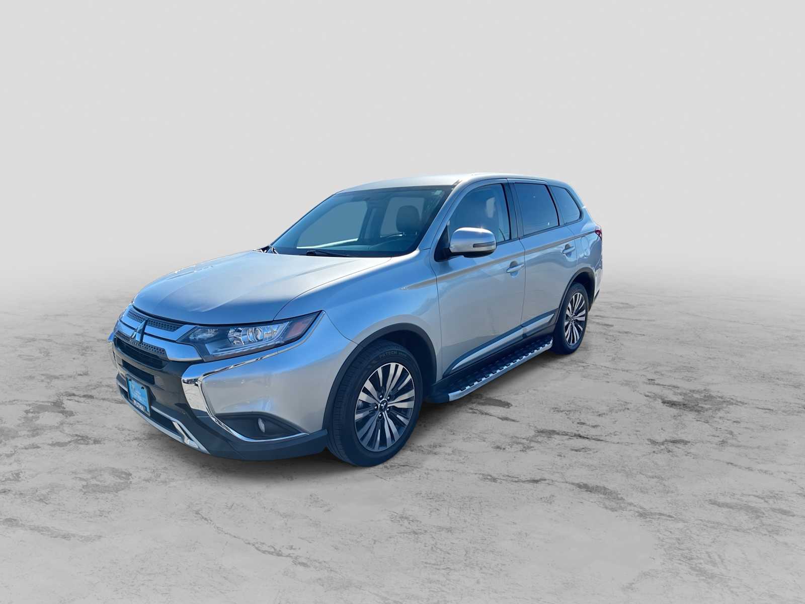Thumbnail: 2019 Mitsubishi Outlander - 4