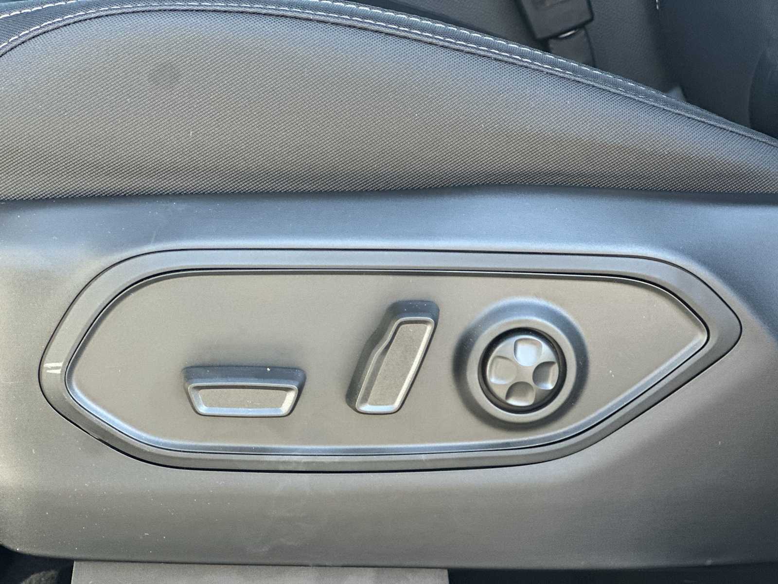 Thumbnail: 2025 Jeep Grand Cherokee - 14