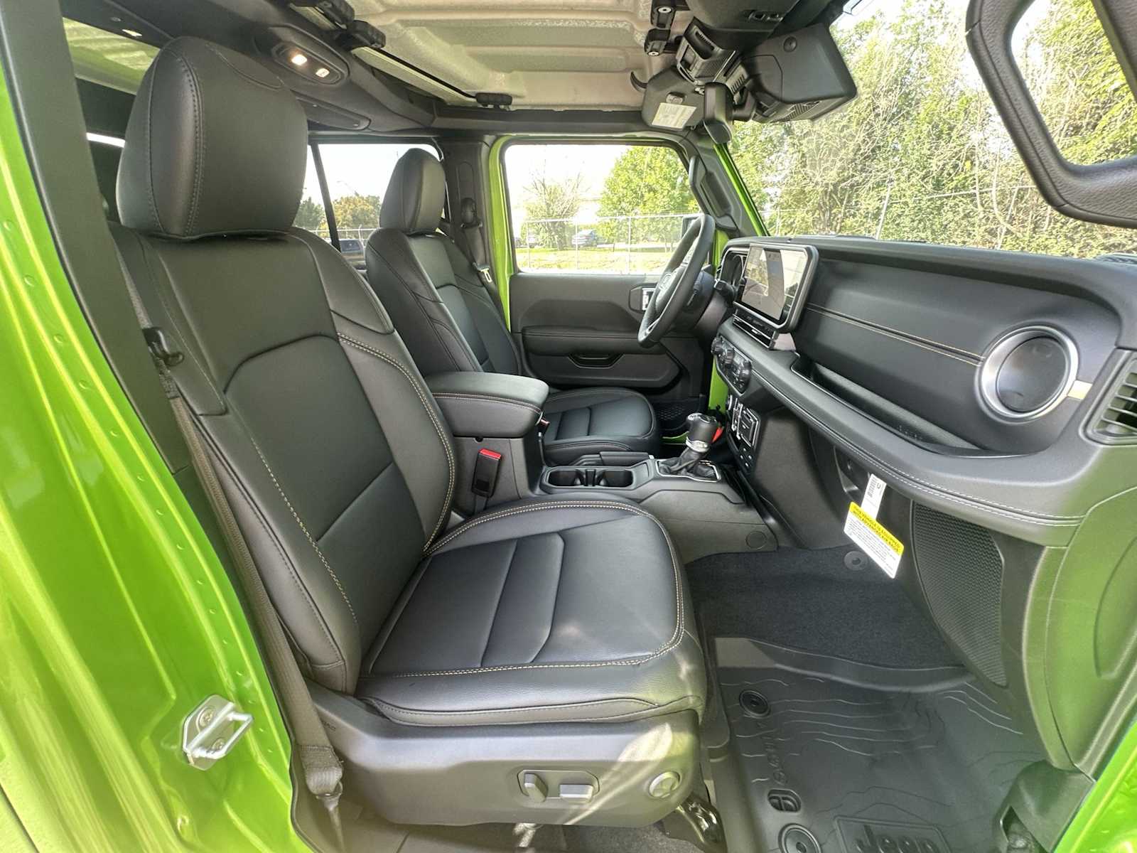 Thumbnail: 2025 Jeep Gladiator - 24