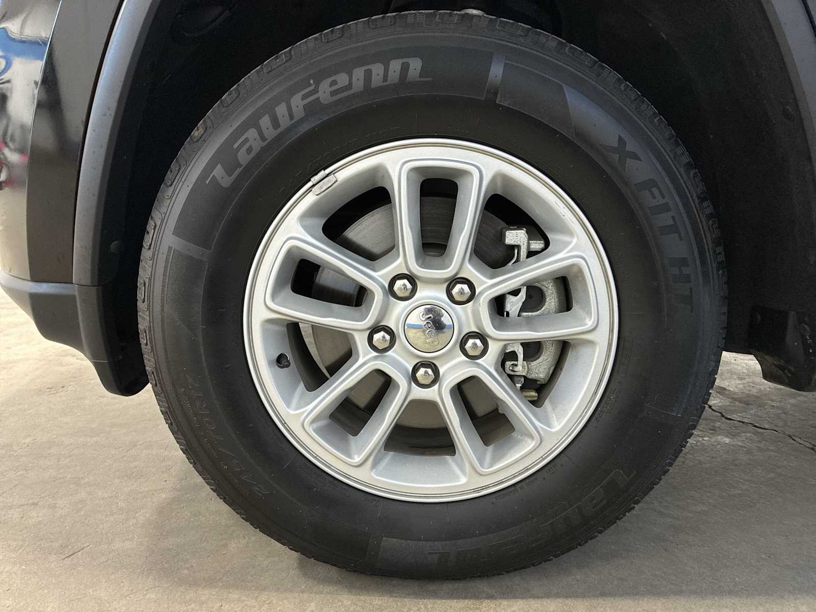 Thumbnail: 2018 Jeep Grand Cherokee - 18