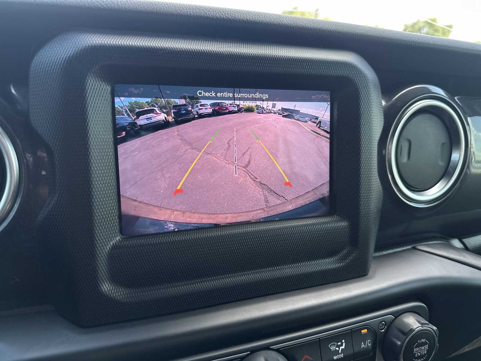 Thumbnail: 2020 Jeep Wrangler - 21