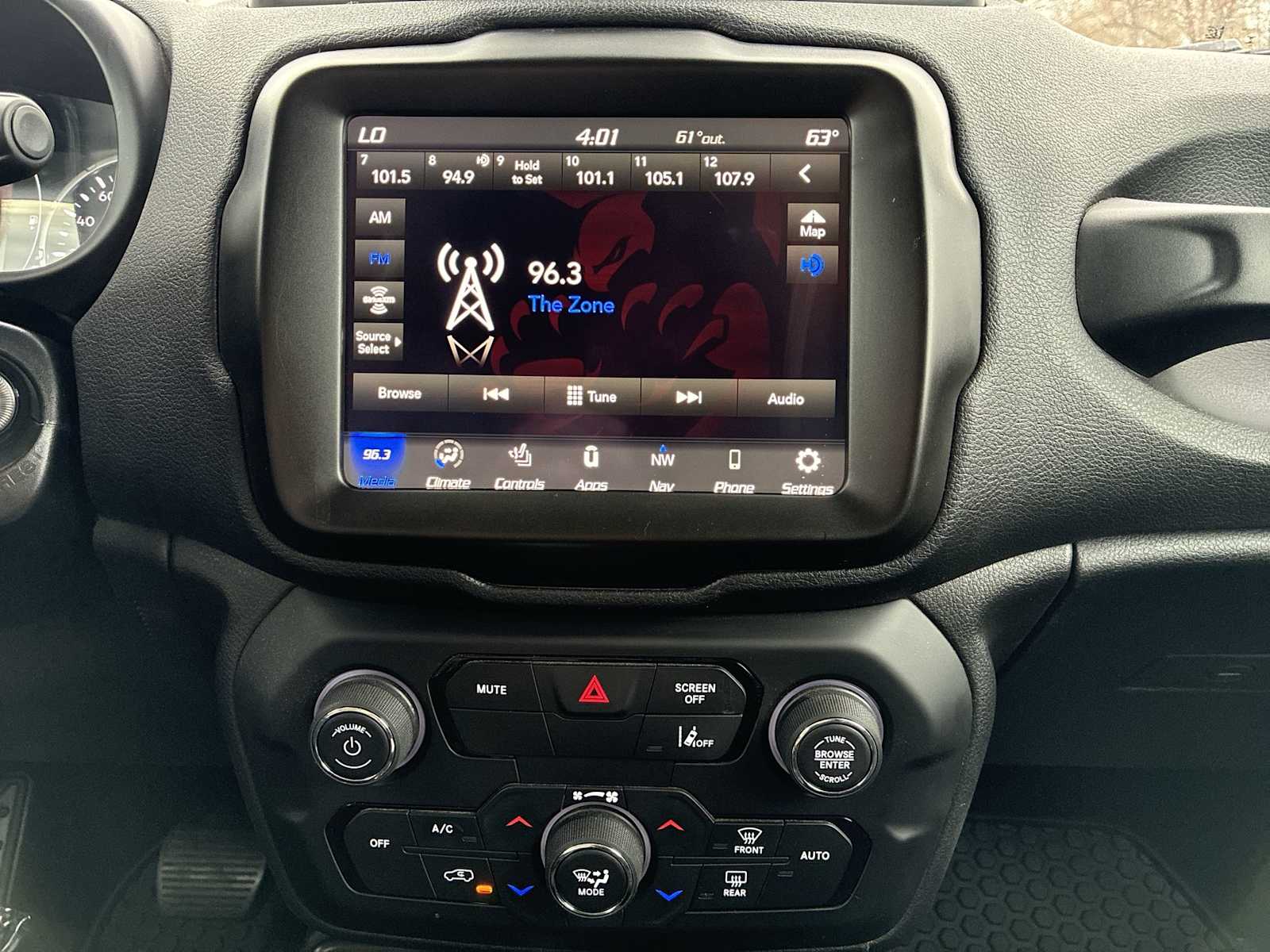 Thumbnail: 2023 Jeep Renegade - 16