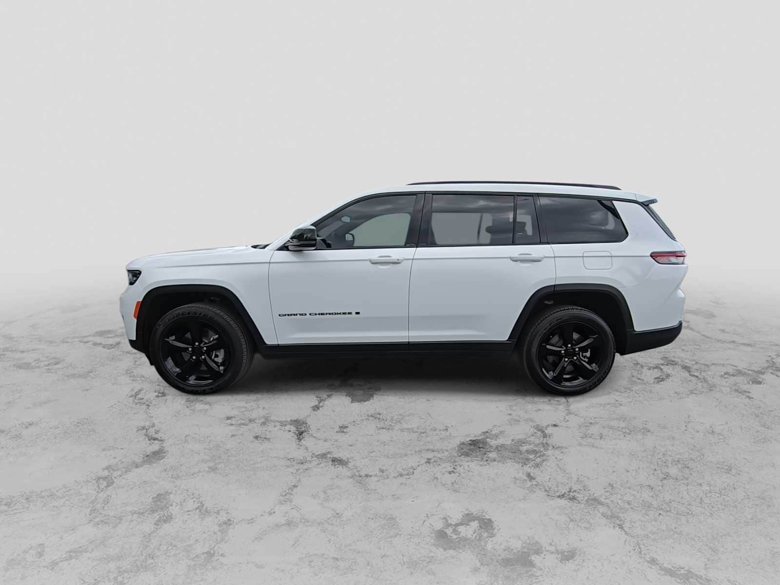 Thumbnail: 2023 Jeep Grand Cherokee - 5