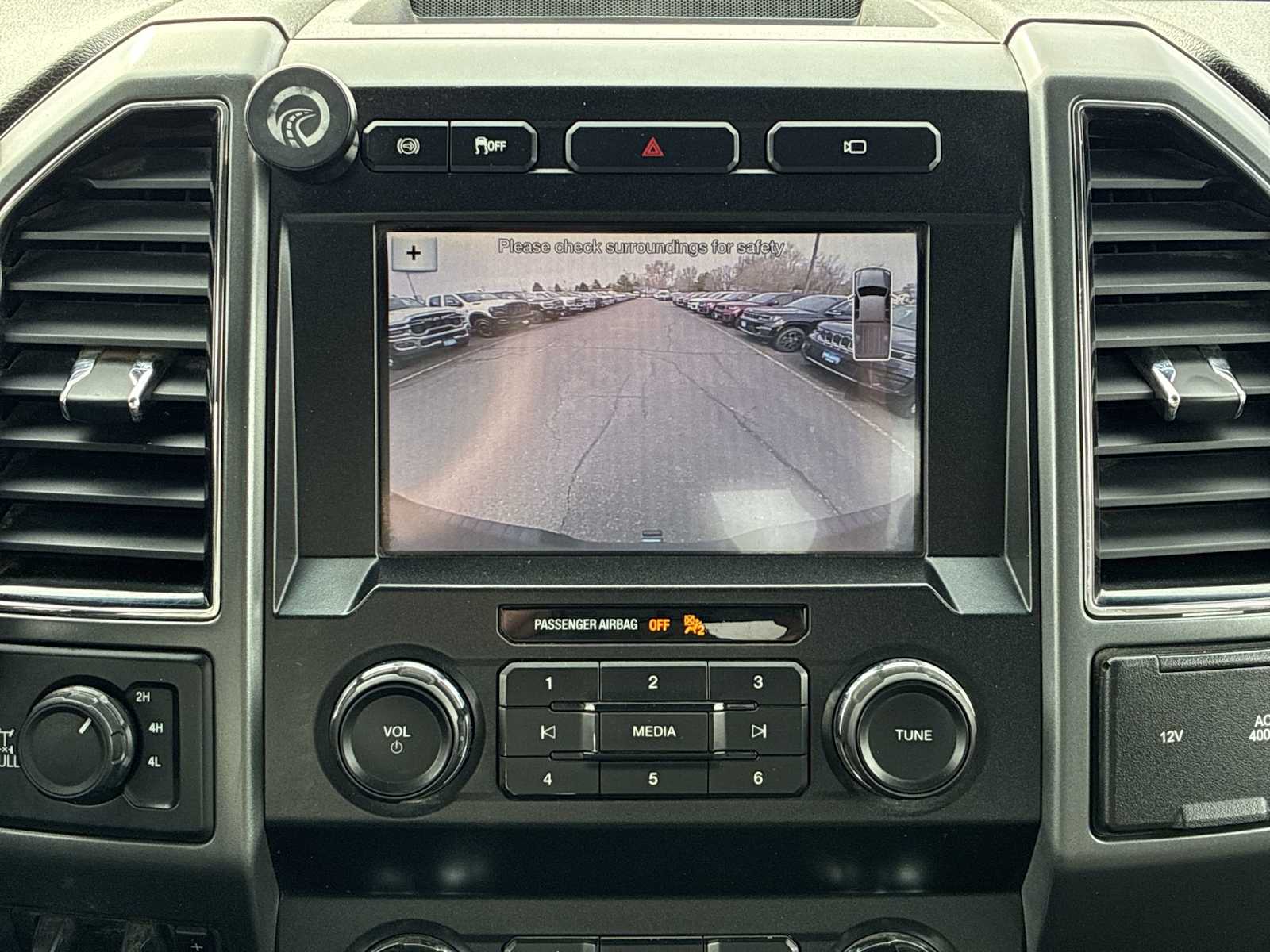 Thumbnail: 2019 Ford F-350 - 23