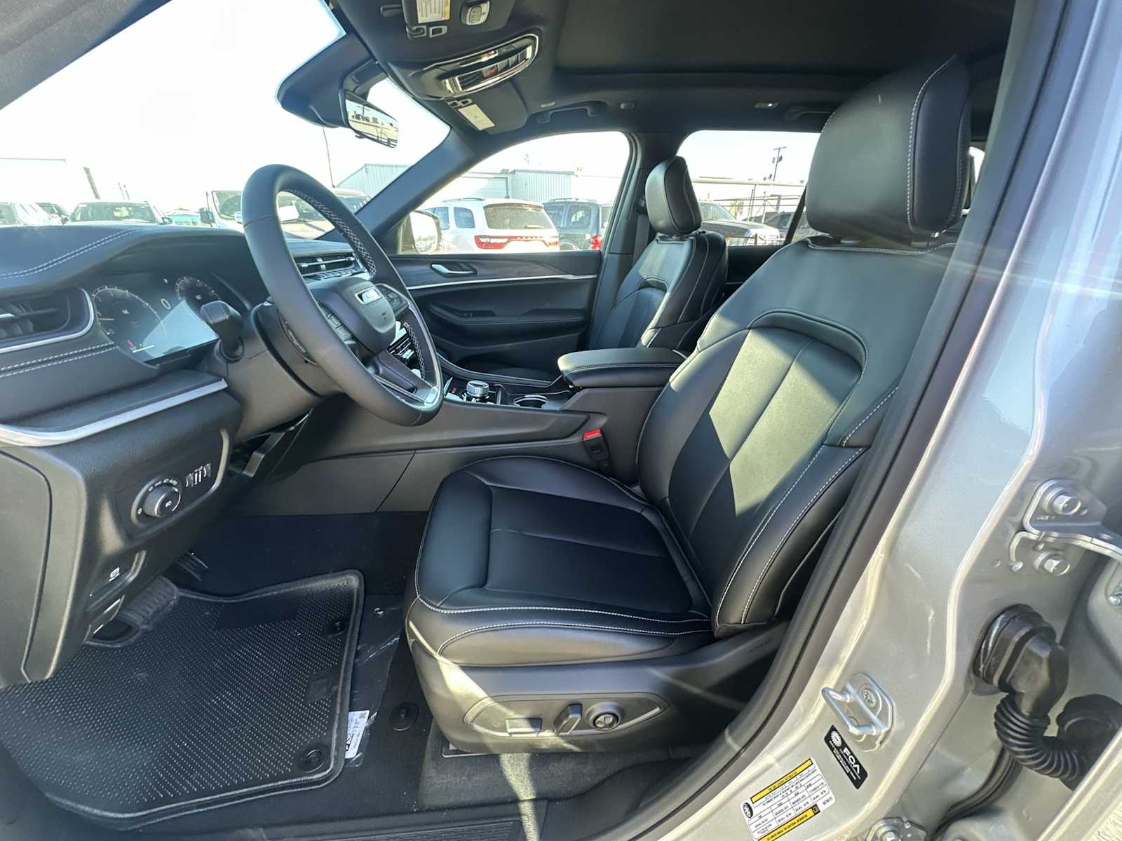 Thumbnail: 2025 Jeep Grand Cherokee - 13