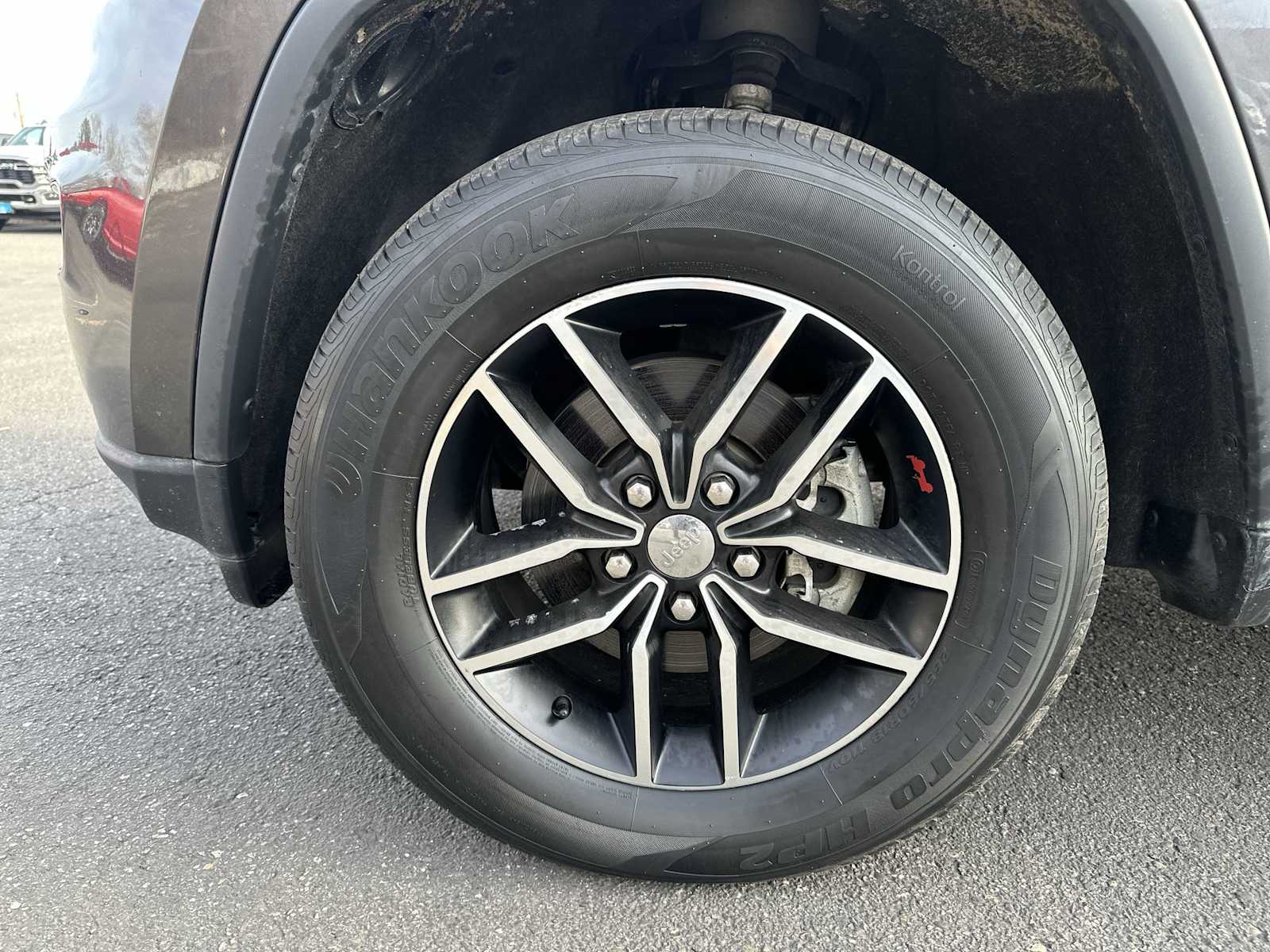 Thumbnail: 2017 Jeep Grand Cherokee - 18