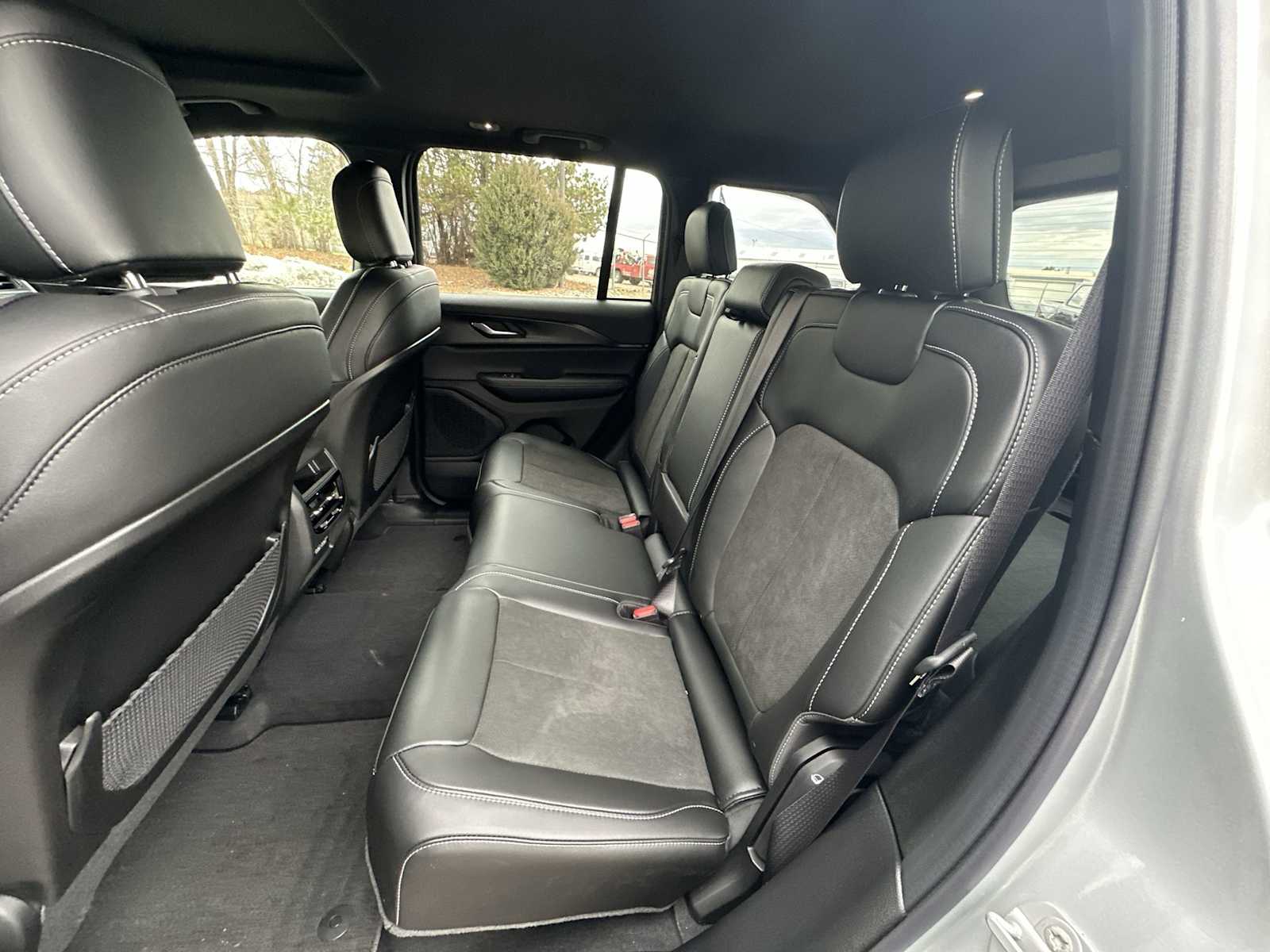 Thumbnail: 2025 Jeep Grand Cherokee - 23