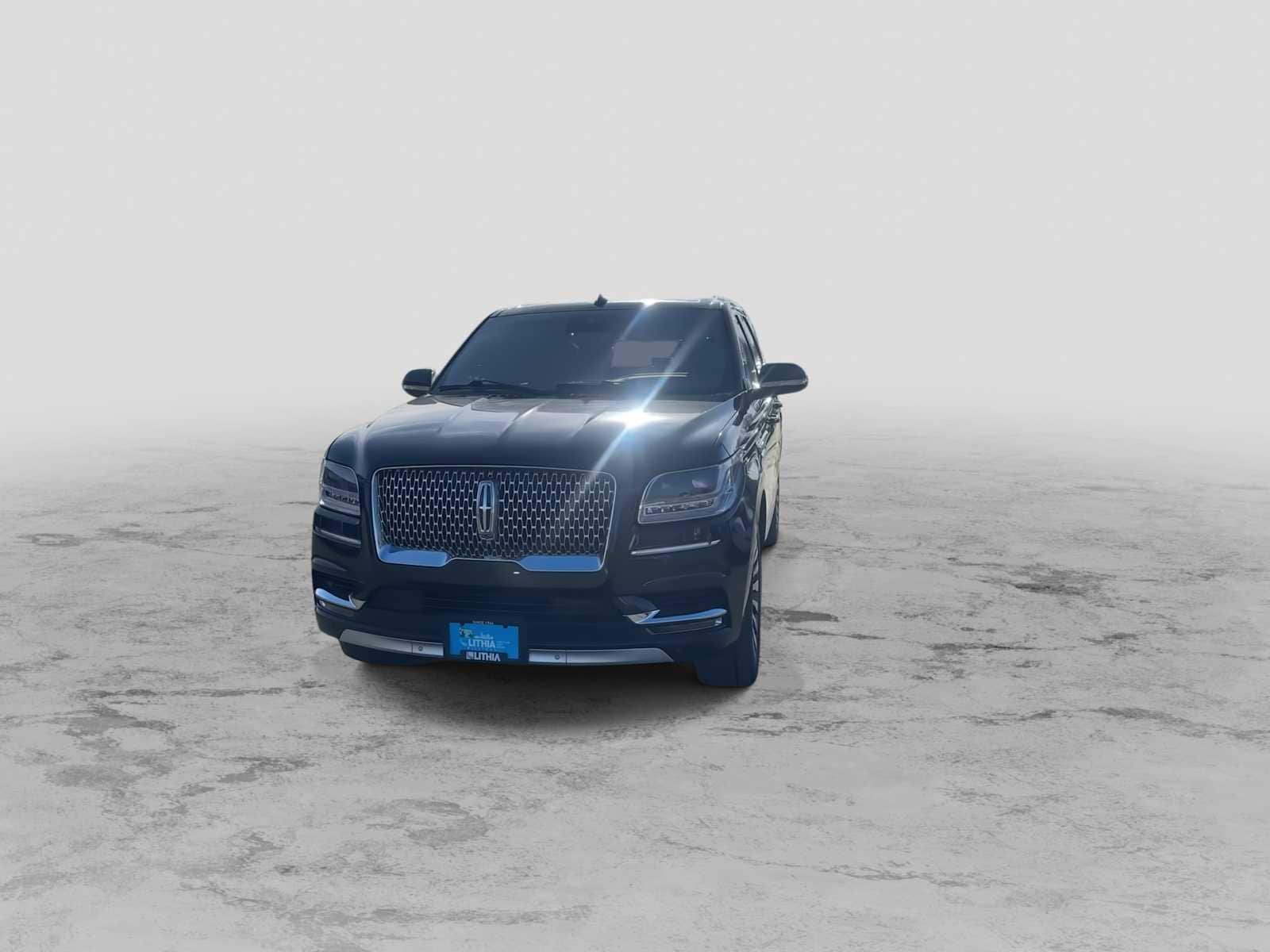 Thumbnail: 2021 Lincoln Navigator - 3