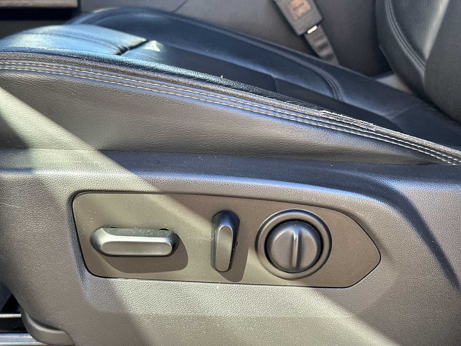 Thumbnail: 2019 Chevrolet Silverado 1500 - 14