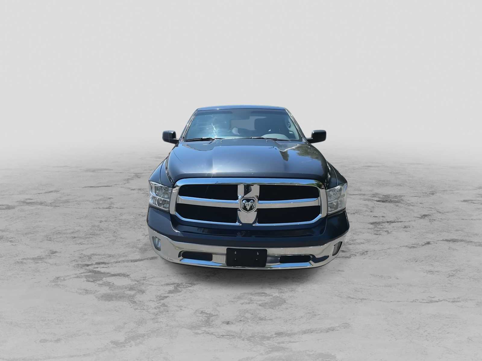 Thumbnail: 2019 RAM 1500 Classic - 3