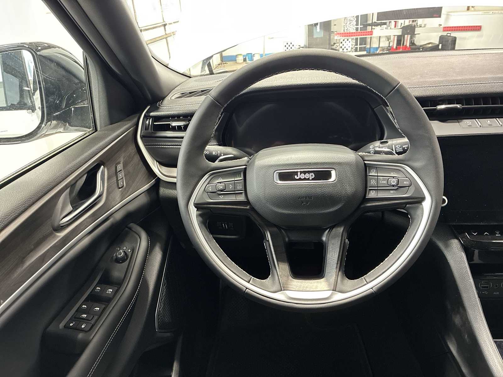Thumbnail: 2026 Jeep Grand Cherokee - 11