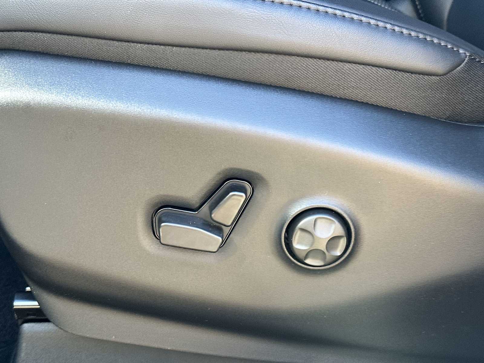 Thumbnail: 2026 Chrysler Pacifica - 14