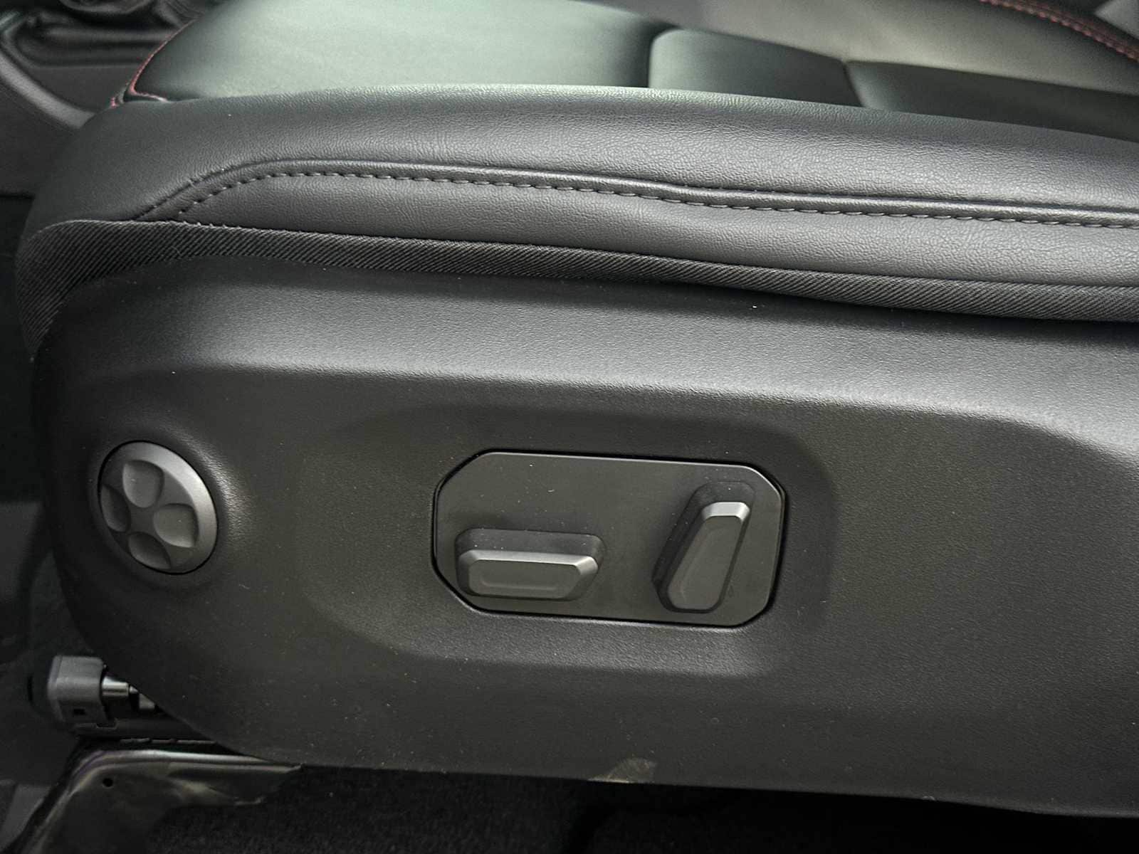 Thumbnail: 2026 Jeep Wrangler - 14