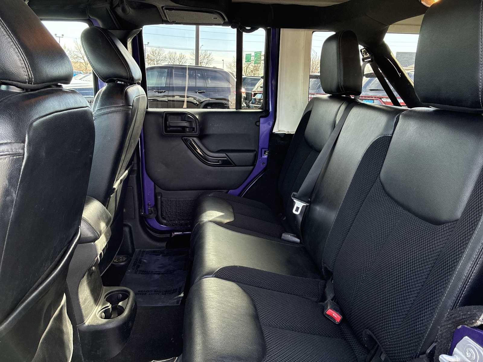 Thumbnail: 2017 Jeep Wrangler - 23