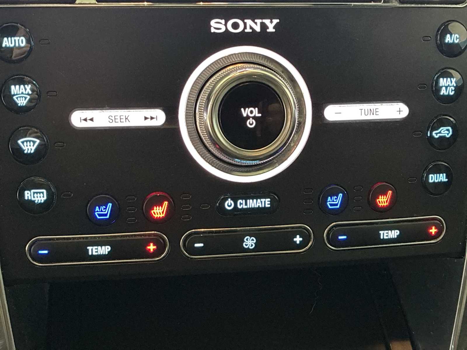 Thumbnail: 2018 Ford Explorer - 17