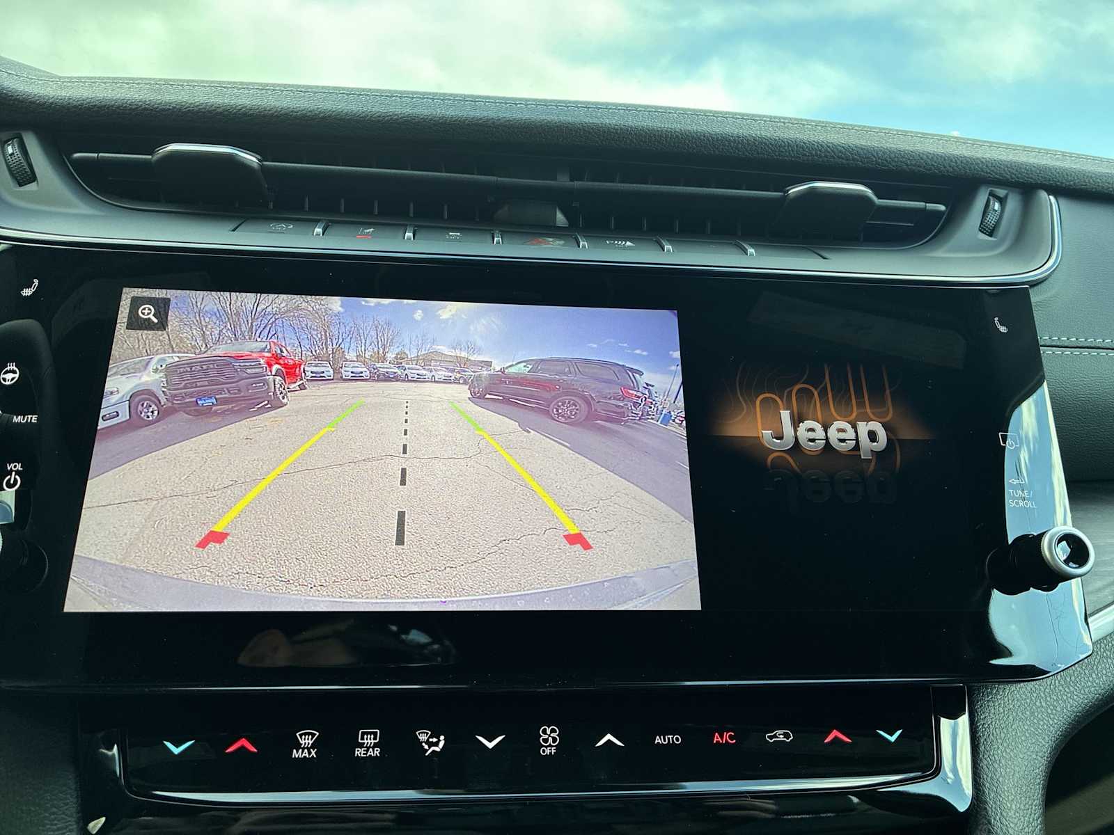 Thumbnail: 2026 Jeep Grand Cherokee - 23