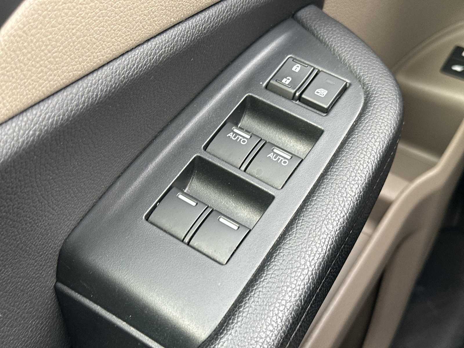 Thumbnail: 2022 Honda Pilot - 15