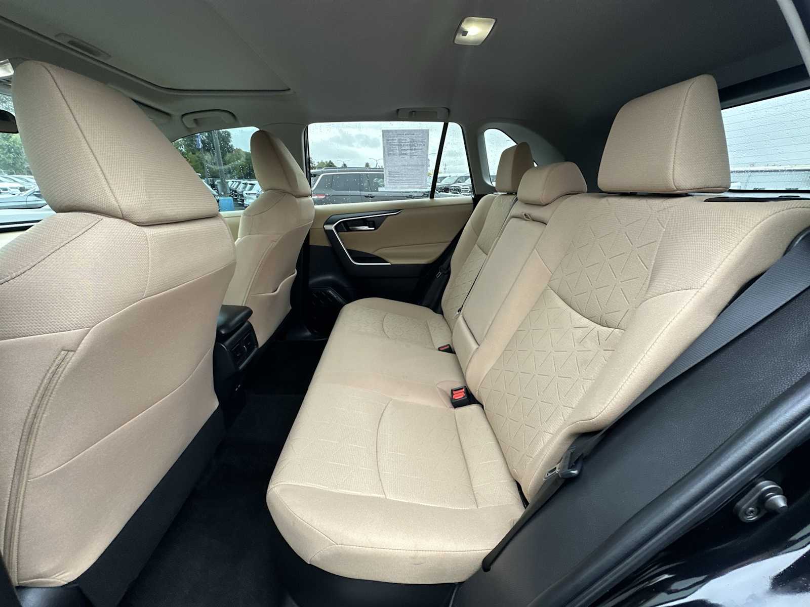 Thumbnail: 2022 Toyota RAV4 - 23