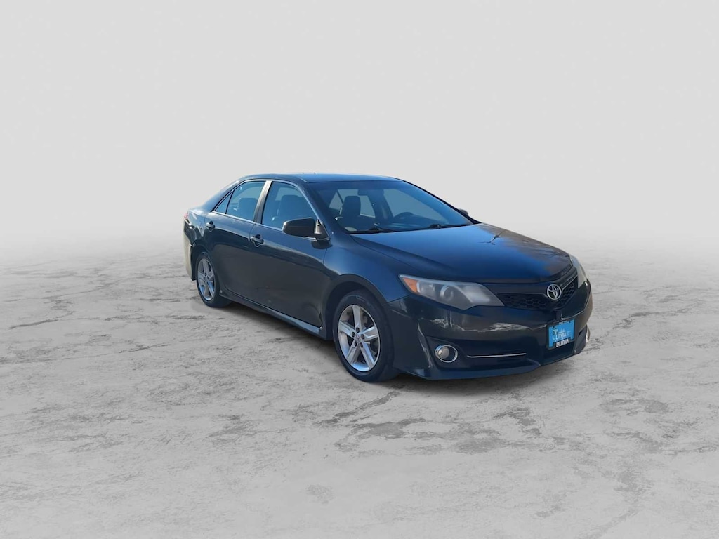 Used 2013 Toyota Camry SE Sedan