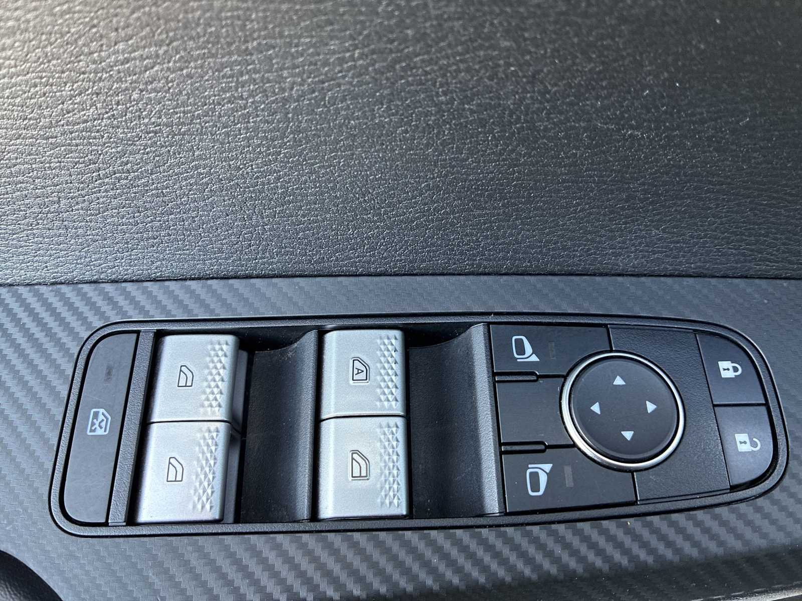 Thumbnail: 2022 Mitsubishi Outlander - 15