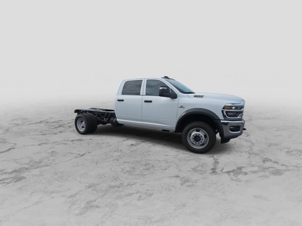 New 2025 Ram 5500 Chassis Cab 5500 TRADESMAN CHASSIS CREW CAB 4X4 60' CA Pickup