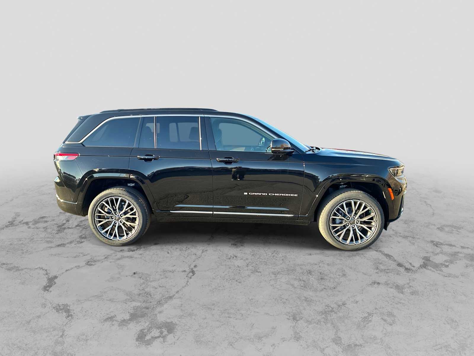 Thumbnail: 2026 Jeep Grand Cherokee - 9