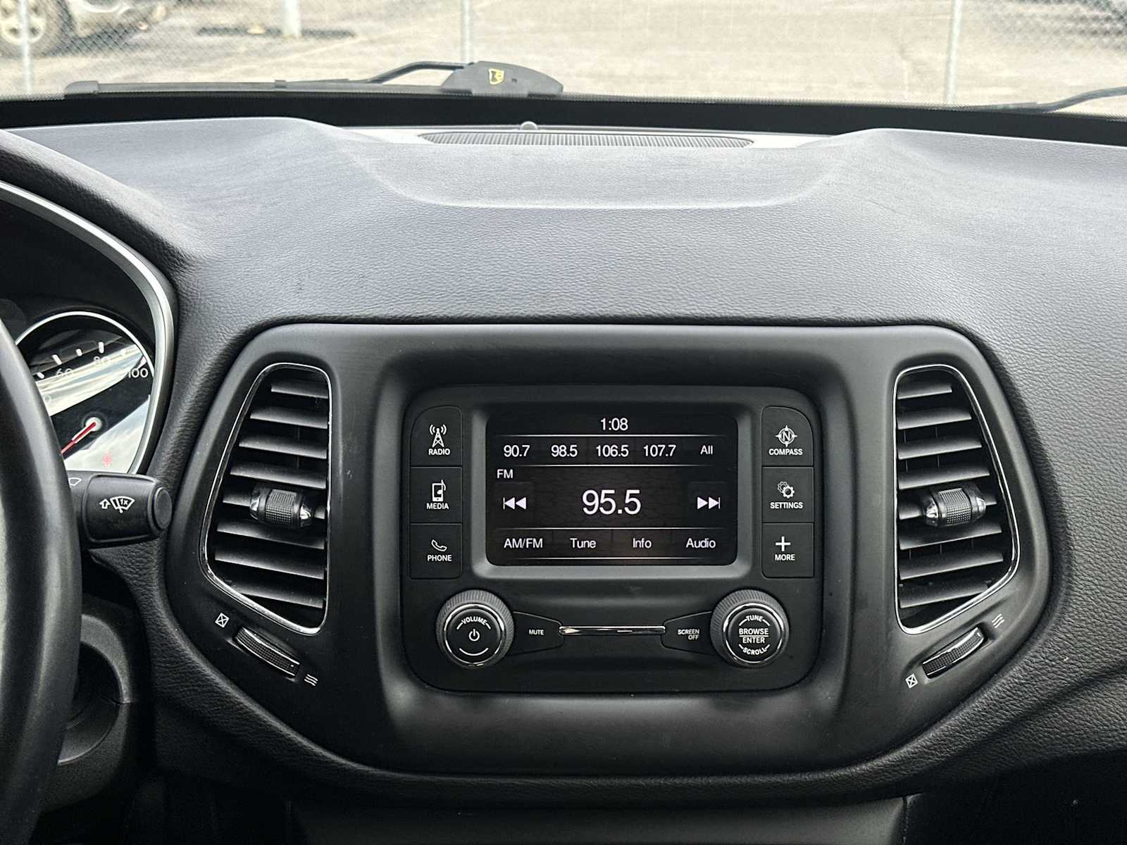 Thumbnail: 2018 Jeep Compass - 12