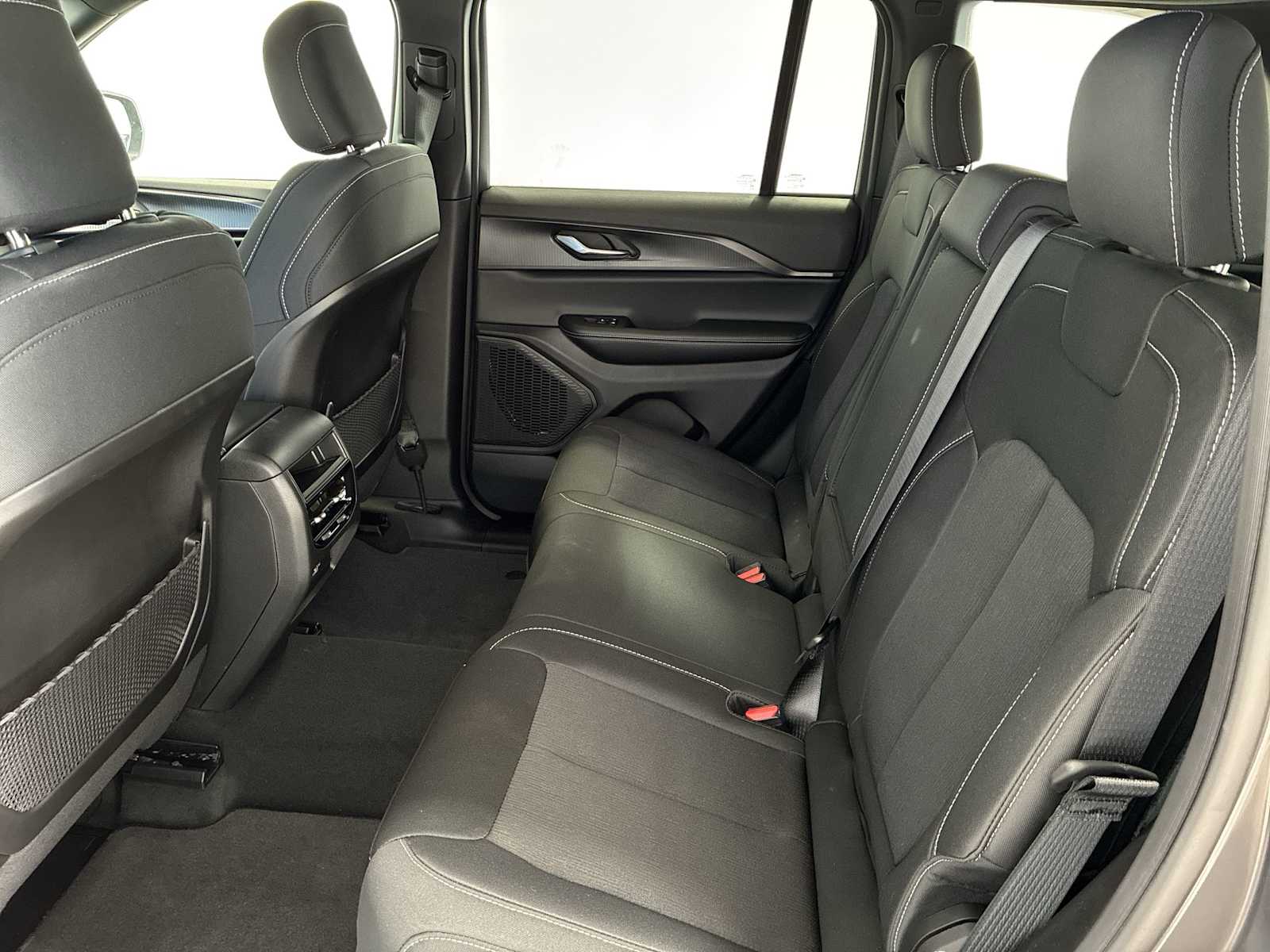 Thumbnail: 2025 Jeep Grand Cherokee - 24