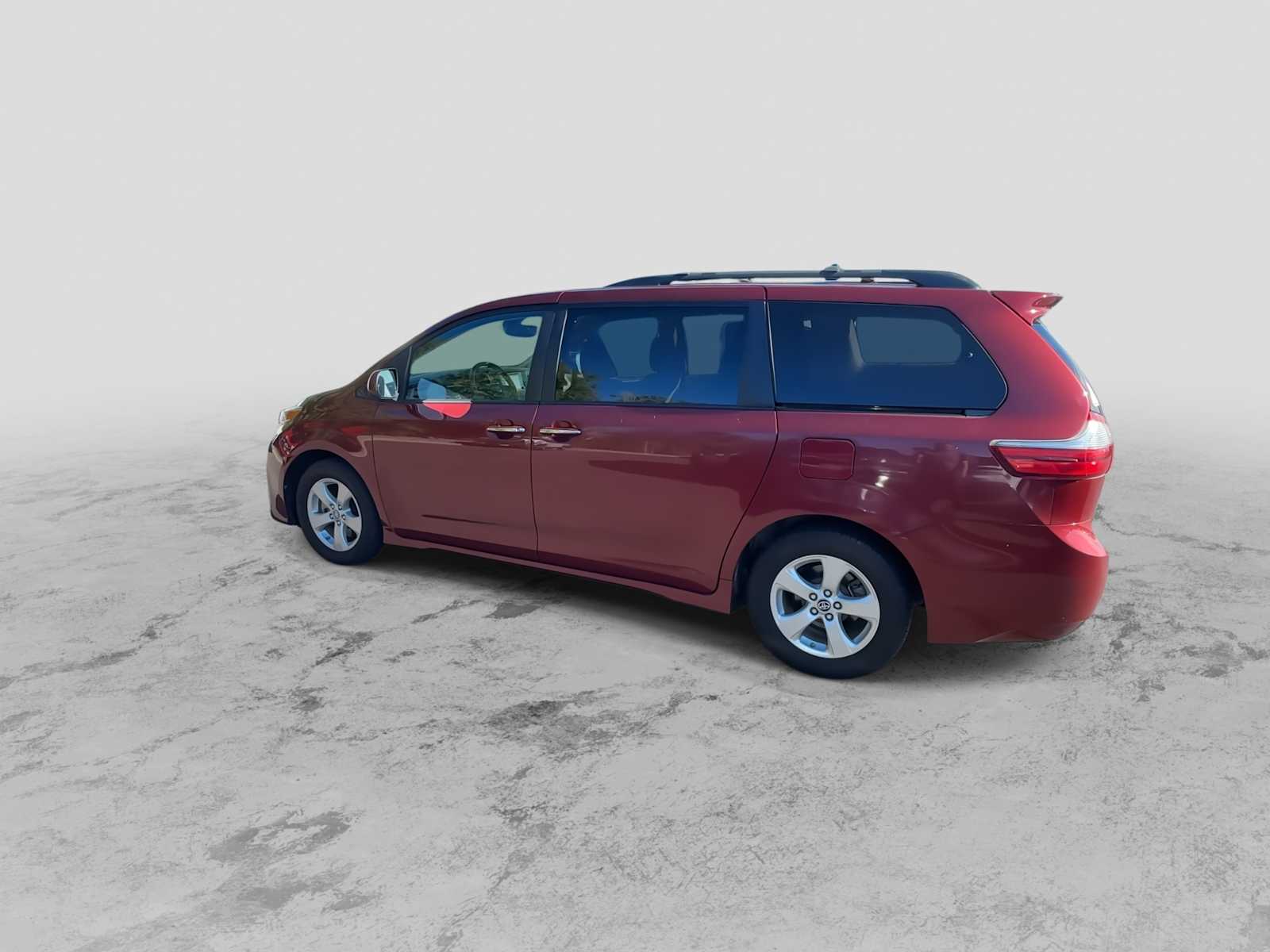 Thumbnail: 2020 Toyota Sienna - 6