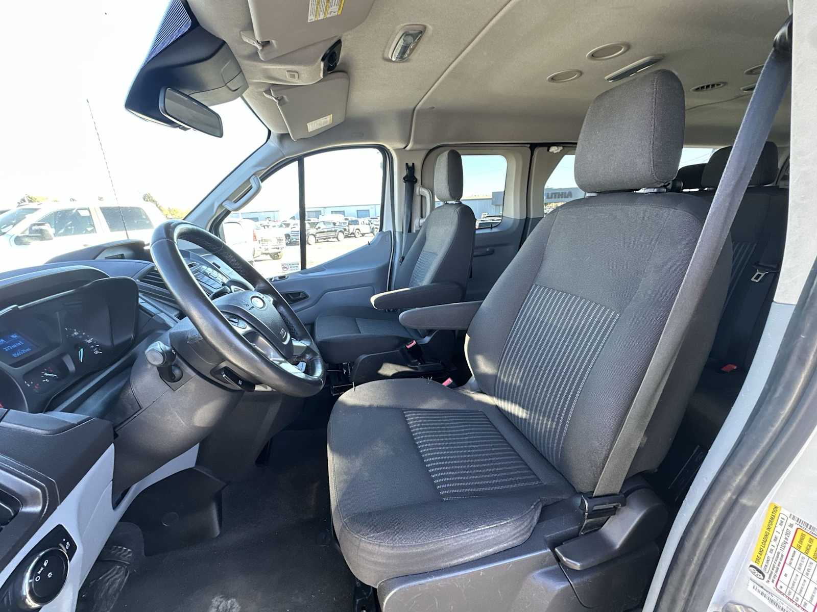 Thumbnail: 2017 Ford Transit Series - 13