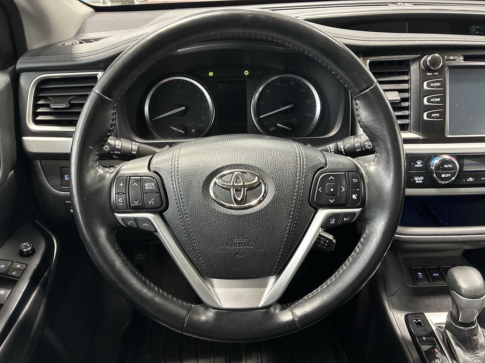 Thumbnail: 2018 Toyota Highlander - 11