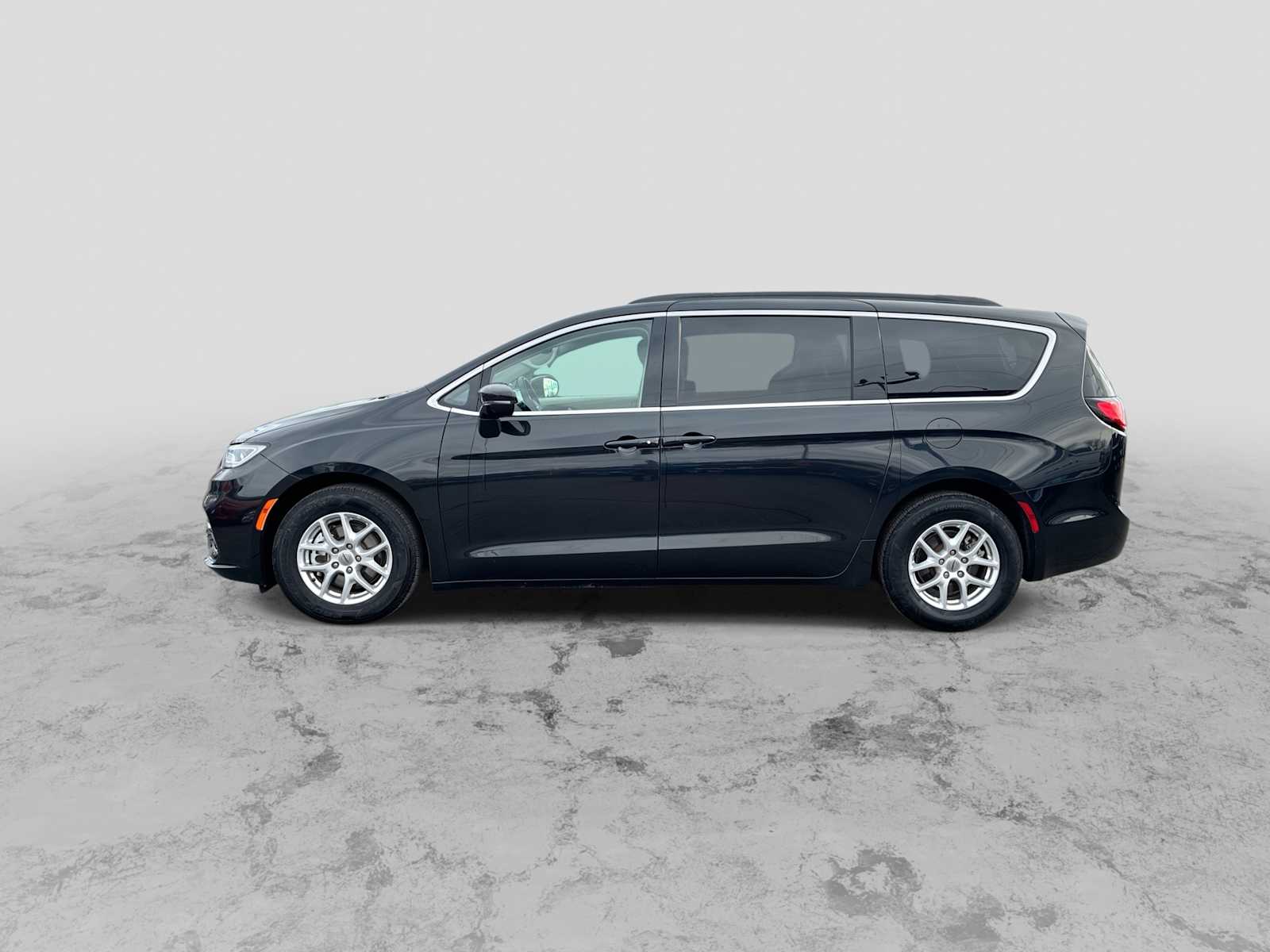 Thumbnail: 2022 Chrysler Pacifica - 5