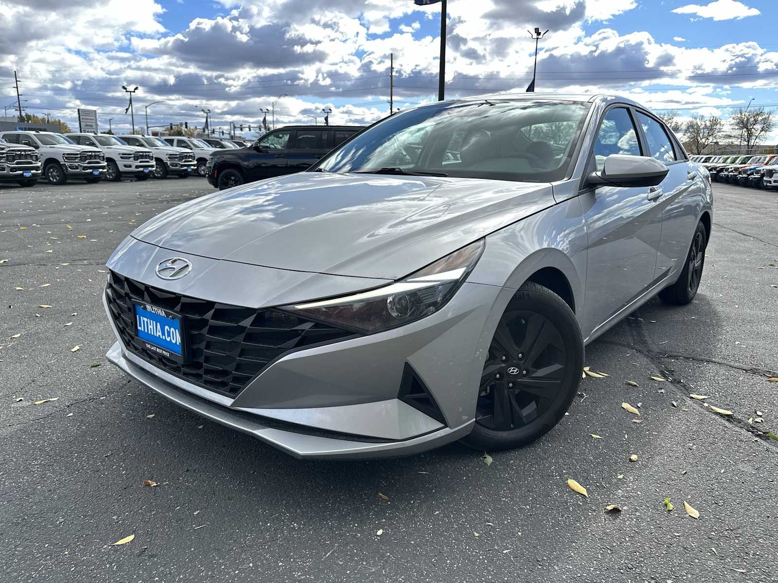 2023 Hyundai Elantra SEL's photo