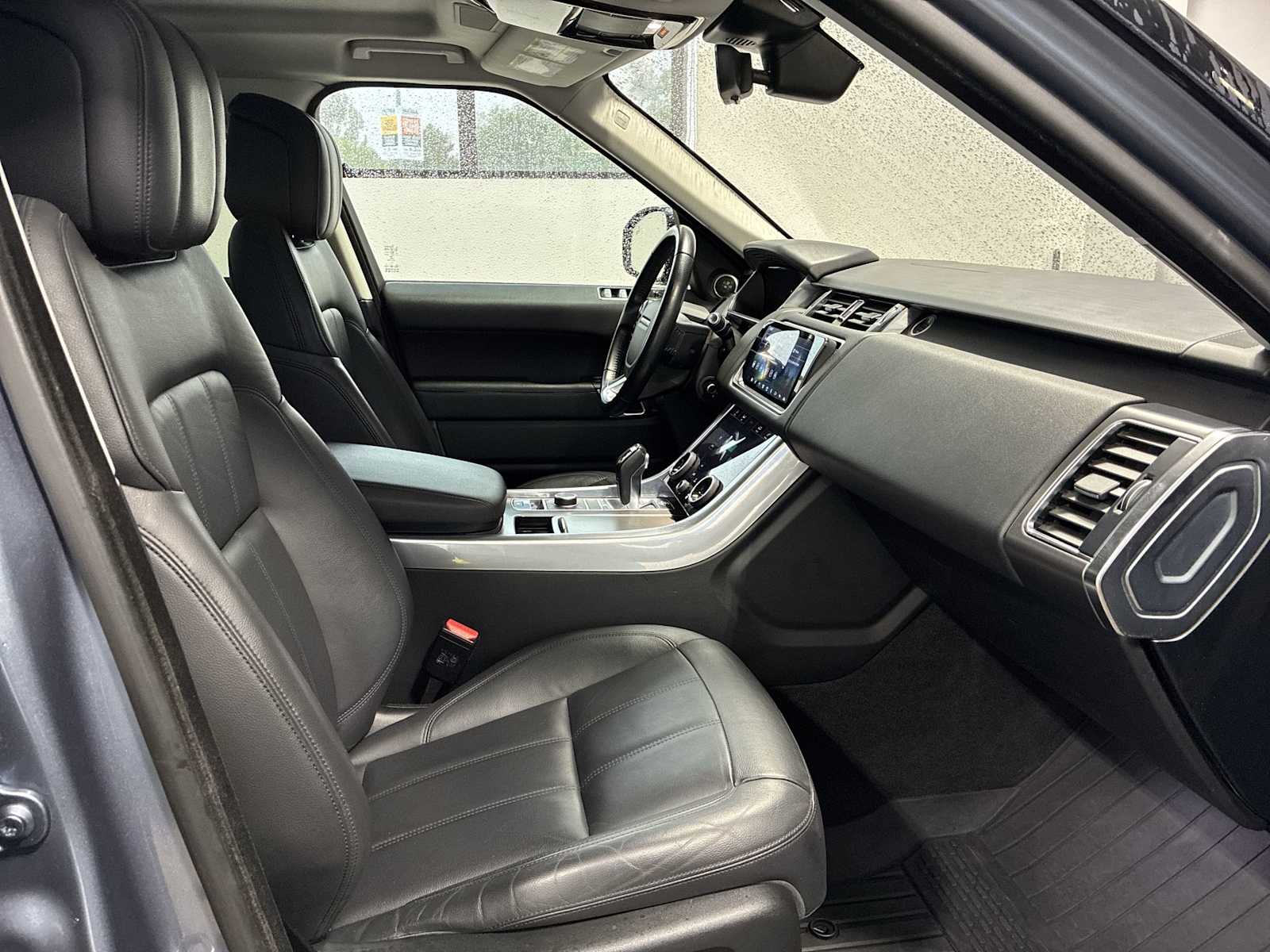 Thumbnail: 2021 Land Rover Range Rover Sport - 25