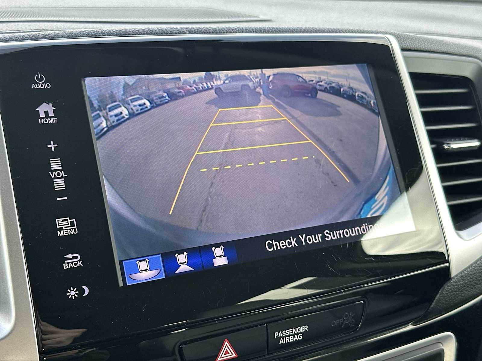 Thumbnail: 2017 Honda Pilot - 22