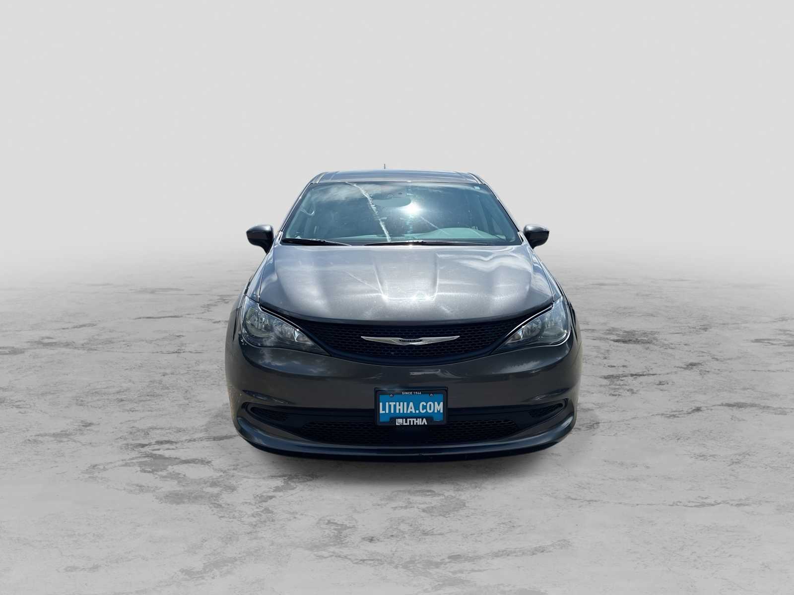Thumbnail: 2023 Chrysler Voyager - 2