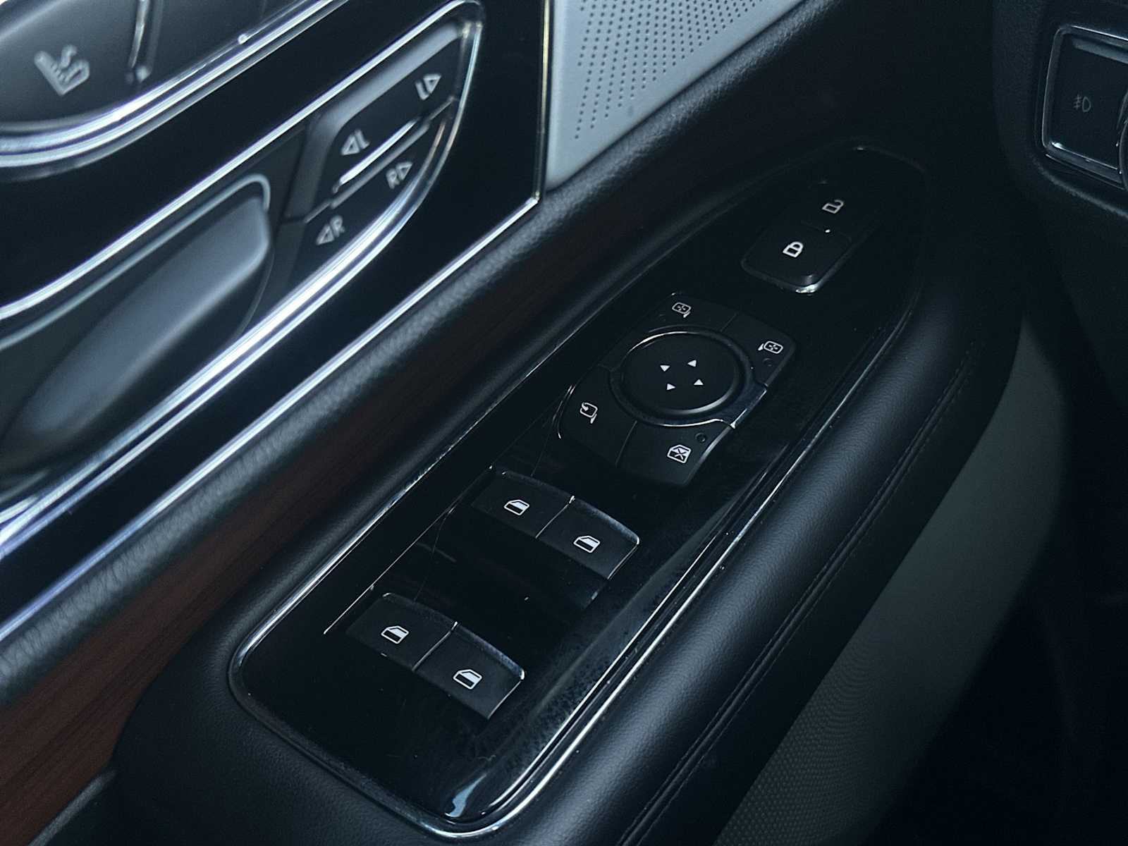 Thumbnail: 2021 Lincoln Navigator - 15